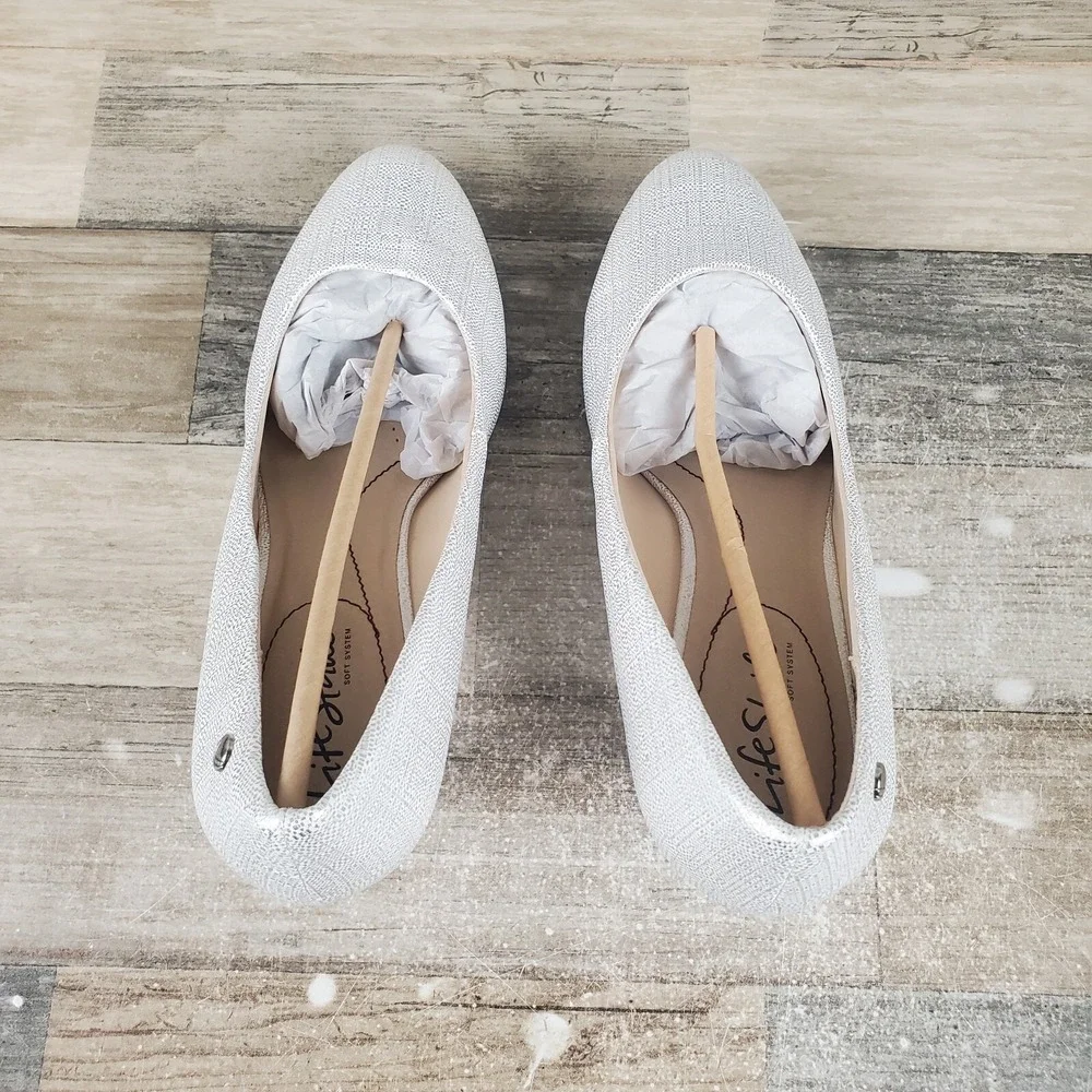 Lifestride Parigi Pump Womens Sz 9.5 W Silver Lover Slip On Closed Toe Heels